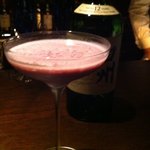 バー カヴァロ - 紅芋とウイスキーのカクテル