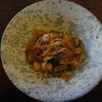 ミチスガラ - 秋茄子とソーセージのトマトソーススパゲティーニ