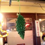 TAPAS桜台 - 入口にゴーヤが可愛い実をつけました♪