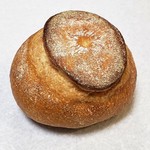 ナビィのパン - カマンベールシャンピ　172円