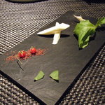 レストラン バカール - 日本各地から取り寄せた有機野菜とズワイガニとカニミソのバーニャカウダ