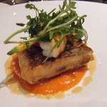 レストラン バカール - 千葉産太刀魚とタップナードのパート包み