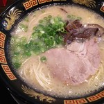 満麺屋 - 白豚骨580円