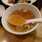 天宝 - 熱々の中華スープ。