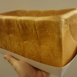 セントル ザ・ベーカリー - 角食パン￥800