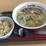スガキヤ - 平日限定Bセット
肉入りラーメンと五目ごはん