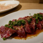 焼肉 きっず - 『特撰ハラミ』￥1,500円　　　　　　　　　　　　　　　　　国産の和牛のハラミを使用していてとても柔らかくもみダレもしっかりついていてそのままでも十分美味しくいただけます。ただここでもさつまのたれをぜひ使ってください。