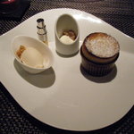 レストラン バカール - マロンのスフレとブランデー風味のバニラアイス