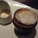 レストラン バカール - マロンのスフレとブランデー風味のバニラアイス