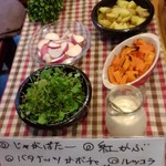 から味処 粧 - +100円で付けれるサラダバー、野菜が甘くて美味しい♪