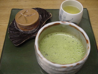 大丸やき茶房 - お抹茶と大丸やきセット６００円