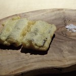 TTOAHISU - ＊塩もそえられていますが、グリビッシュソースが美味しいこと。 ソースはマヨーズ、香草、ケッパー、ゆで卵、自家製胡瓜のピクルスなどで作られているそう。