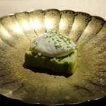 TTOAHISU - ビスタチオのチーズケーキ、国産ライム添え