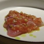 TTOAHISU - ＊しま鯵が美味しいこと。糠漬け大根のピクルスやトマト、柚子胡椒、葱オイルなどで調味されていますので 「しま鯵」の旨みがより引き立ち秀逸。