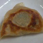 中華料理 唐韻 - ＜点心＞焼餃子（焼き目）。