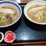 Menkoubou Shouryuu - 半ラーメン博多(左) ¥380と半ラーメン広島(右) ¥380