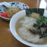 らぁ麺華宝 - とんこつラーメン￥600+ワンタン￥100 半チャーハン￥350