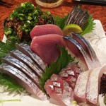 さば銀 - 鯖尽くし。生鯖、〆鯖、炙り〆鯖、ゴマ鯖。鯖は浜田産、ゴマ鯖だけは土佐清水産だそうです。