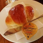 アメリカ屋 - キッズメニューに付くバターロール