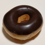クリスピー・クリーム・ドーナツ - チョコ･グレーズド（194円）