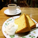 ヴェルデ - シフォンケーキ（キャラメル）