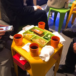 海底撈火鍋店 - 料理写真:満席時の待合室ではフリーのお菓子とサンザシ茶のサーヴィス。