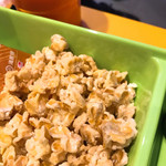 海底撈火鍋店 - ポップコーンもくれました。