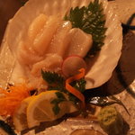 居酒屋  魚道楽 - ホタテの刺身 肉厚ぷりぷりで旨い！