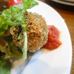フォセッタ - 前菜盛り合わせ：イカスミのライスコロッケ