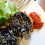 フォセッタ - 前菜盛り合わせ：イカスミのライスコロッケ