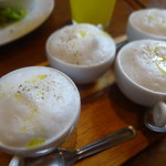 フォセッタ - 前菜盛り合わせ：さつまいものスープ・スチームミルク載せ