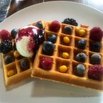 ベリーベリーカフェ 原村の清水さんち - ベリーワッフル￥700