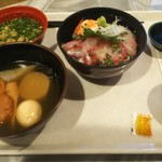レストラン 父島 - 父島漁港の鮮魚丼(1180円)とおでん(550円)