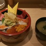 まぐろ一代 - 海鮮丼 1,780円