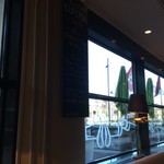 Thon Hotel Opera - 中から外を見る景観