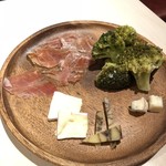 イタリア食堂 がぶ飲みワイン ドバール - 前菜3種