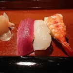 一平寿司 - 鮪、鯛、蒸し海老。