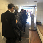 立場割烹 SSAW - 平日のお昼11時半頃です