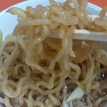 中華料理 唐韻 - ＜麺飯＞葱油麺の麺のアップです。