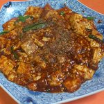 中華料理 唐韻 - ＜小炒肉菜＞四川麻婆豆腐＠680円（緑色はニラ!?)。