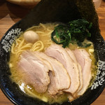 町田商店 - チャーシュー麺 味濃いめ