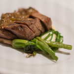 NOURA - "禽獣肉（ヴィヤンド）"、烤豬排（ぶたにくロティ）の蔬菜（あをもの）