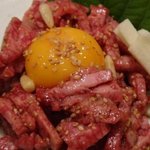 ユッケサイコーです。ここに来ると必ず食べます。