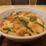ぎょうざの満洲 - 11月限定 野菜と卵の旨辛豆腐丼