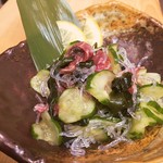 梅田まぐろバル マグシェ - 本マグロほほ肉とクリスタルの酢の物