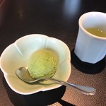 木曽路 - デザートに選んだ抹茶アイス。