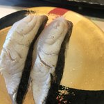 Sushikaisen Uotei - 本サワラ３６０円。表面は火が通っていますが、中は生のままです。旨味に香ばしさが加わって、とても美味しくいただきました（╹◡╹）