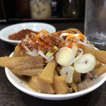 中華そば べんてん - 「ビール 中（お通し付）」550円のお通し