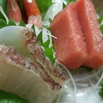 よしみ食堂 - 鯛、中トロ