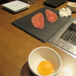 琉球ビーフ＆ビア - もとぶ牛大判卵黄添え